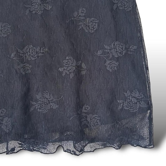 Vintage lace dress - Picture 2 of 6